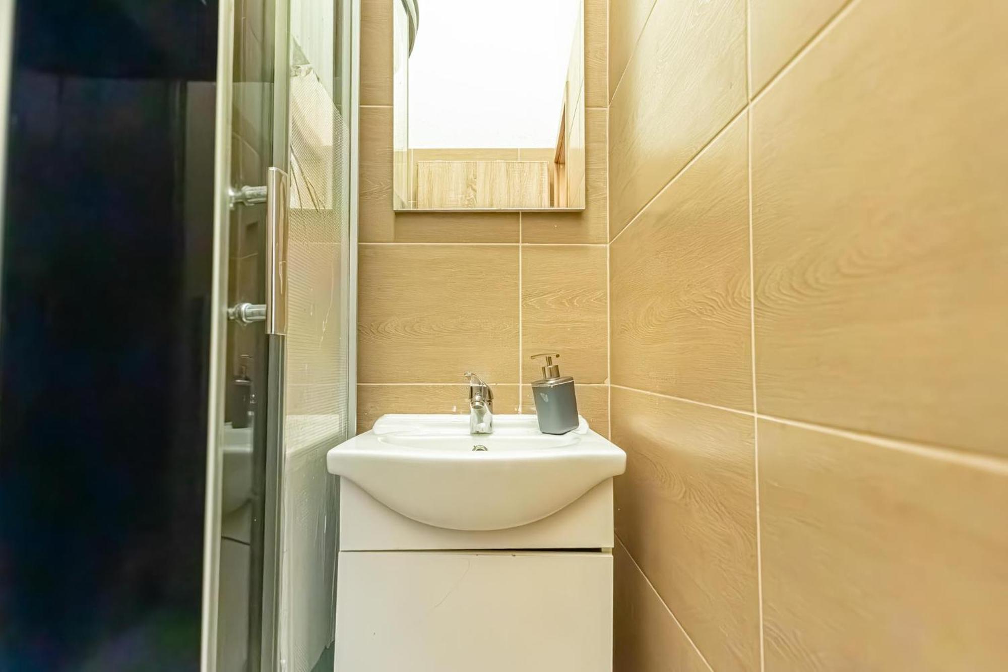 Chic Apartment- Suitable For Longstays Near Matzleinsforferplatz 비엔나 외부 사진